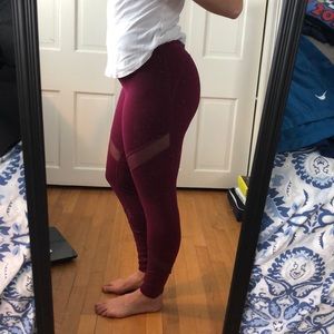 Maroon Old Navy active go-dry leggings